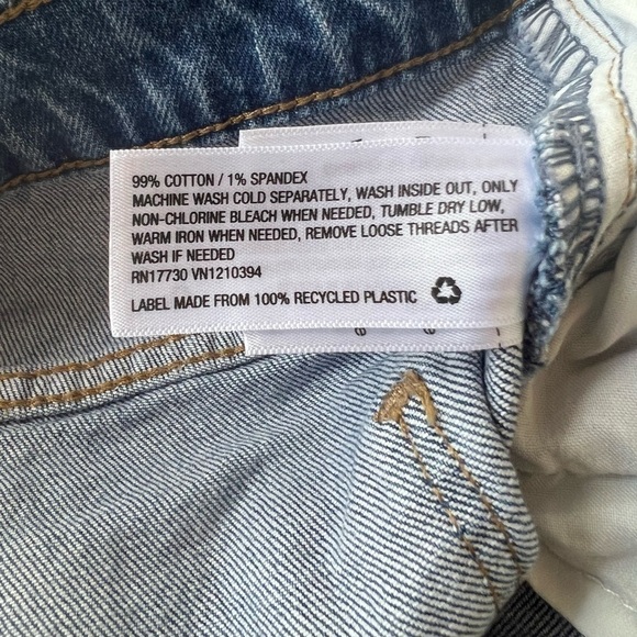 Universal Thread Vintage Bermuda Style Cut Off Raw Hem Denim Jean Shorts - Picture 10 of 13